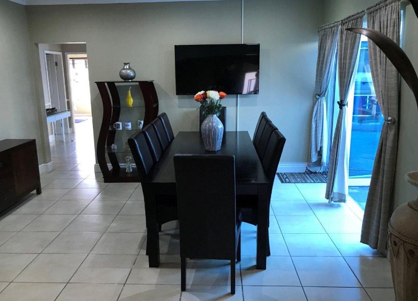 8 Bedroom Property for Sale in Wavecrest Eastern Cape